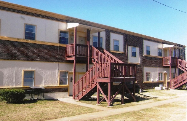 Building Photo - Landmark Apartments