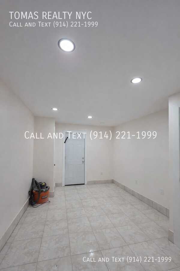 Foto del edificio - 245 Woodworth Ave