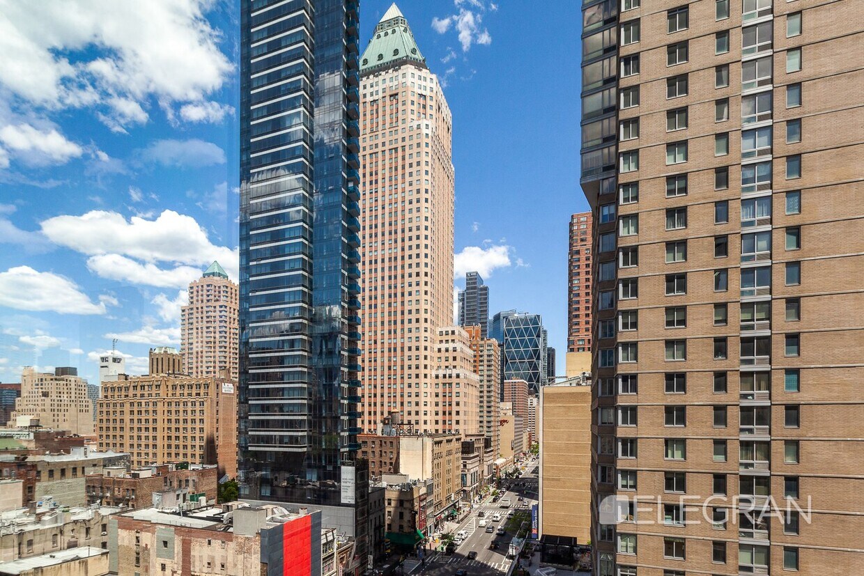 Primary Photo - 247 W 46th St