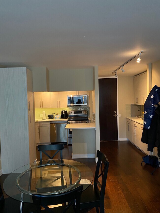 Kitchen - 535 N Michigan Ave