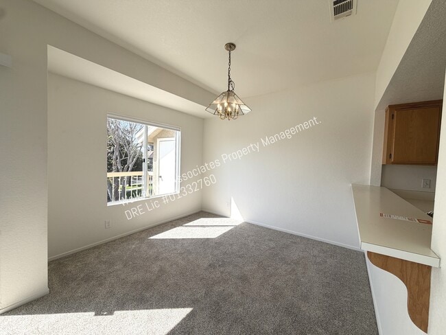 Building Photo - 162 Goodwin Rd