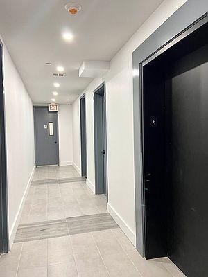 Foto del edificio - 2 bedroom in BRONX NY 10460