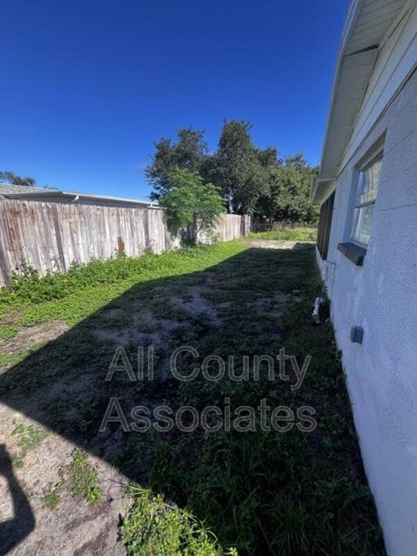 Foto del edificio - 11115 Yellowwood Ln