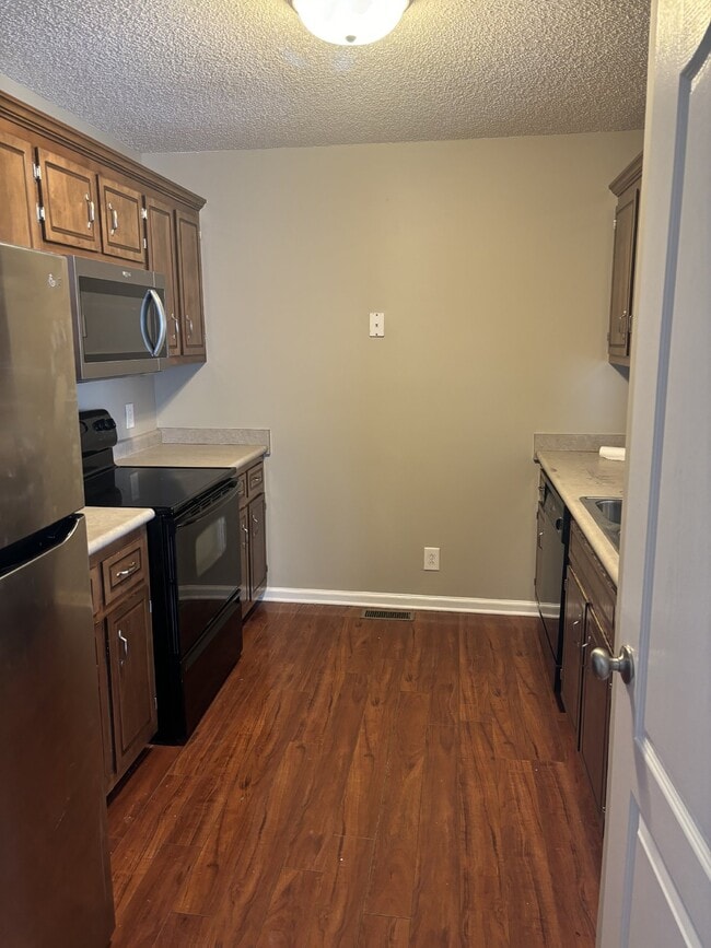 Building Photo - 409 Athena Dr