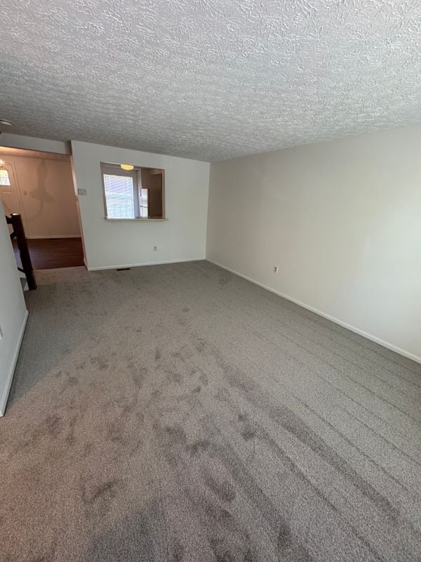 Foto del edificio - 9730 Red Clover Ct