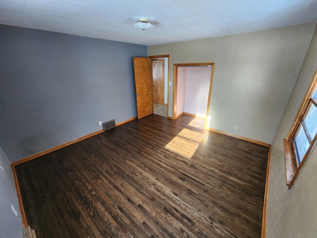 Foto del edificio - 306 W 4th Ave S