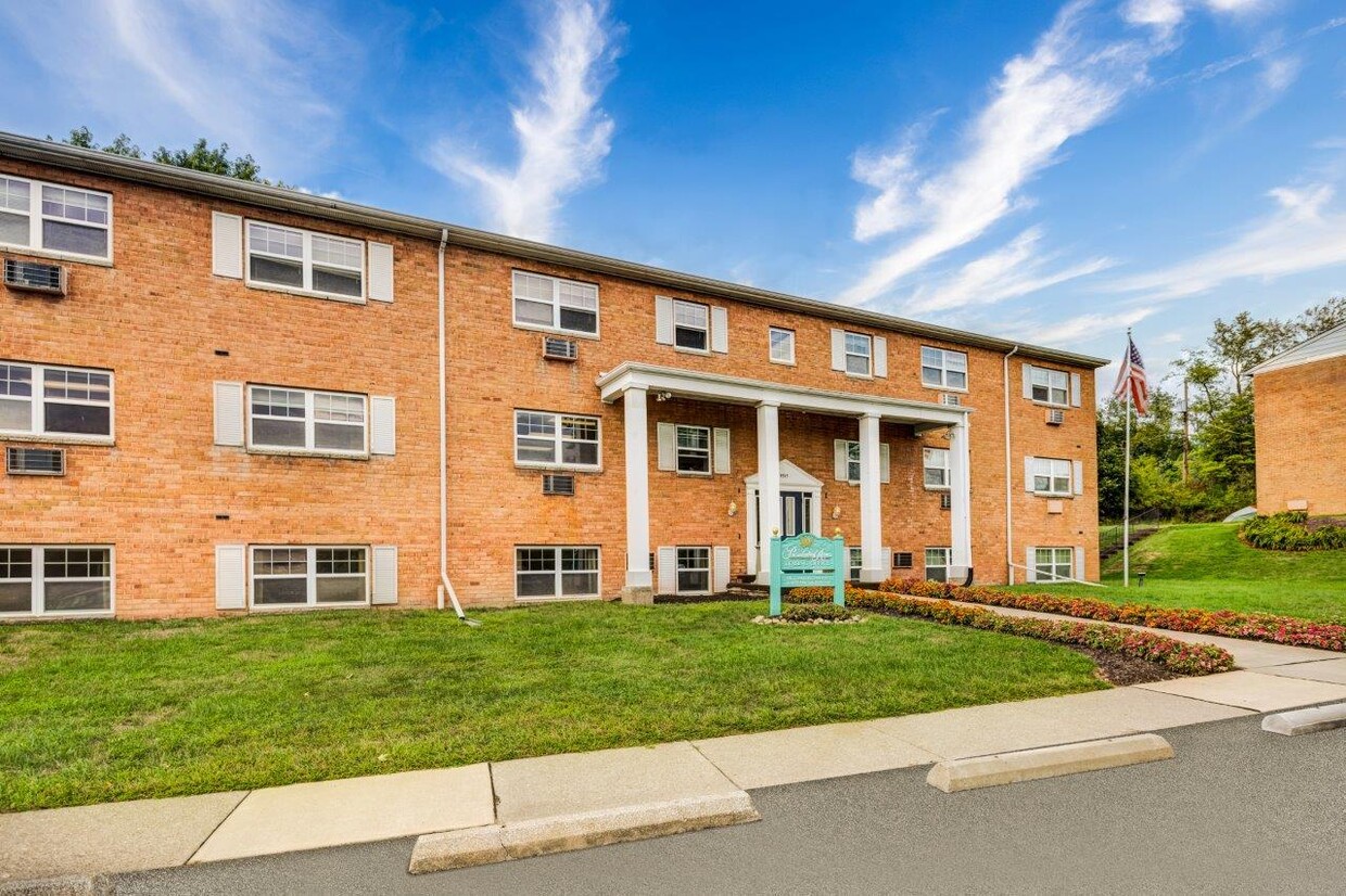 Primary Photo - Presidential Arms Apartment Homes