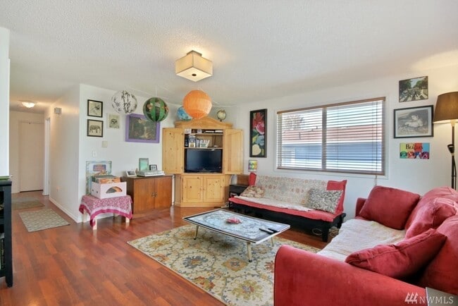 Building Photo - HOME SWEET HOME...3 Bedroom Rambler w/Grea...
