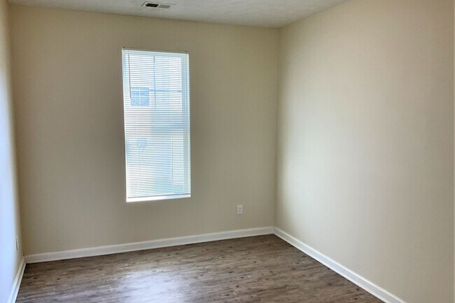 Building Photo - 4811 Westgate Blvd