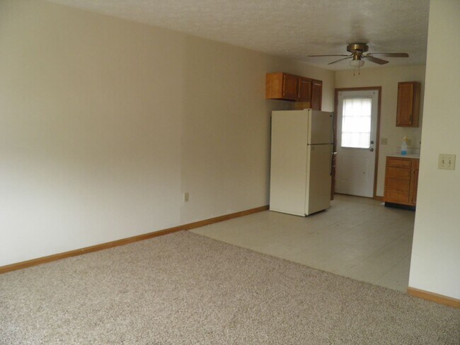 Building Photo - 5253 Raubs Ln