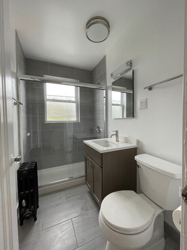 Bathroom - 5324 N Kimball Ave