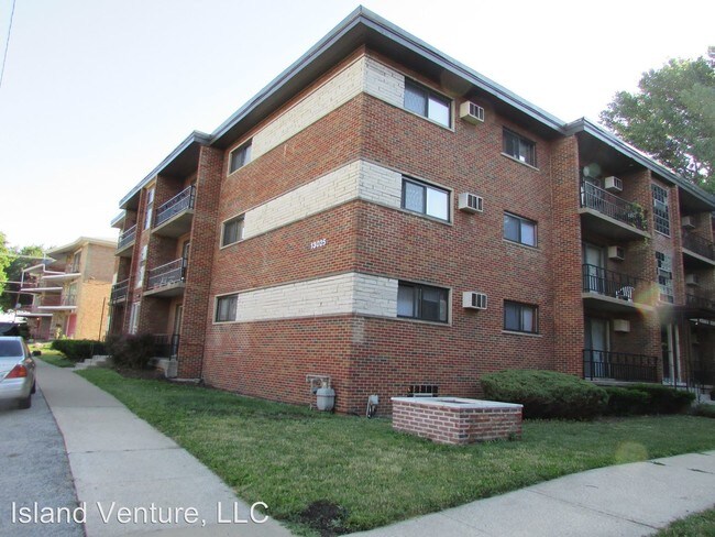 Building Photo - 13025 Wood St