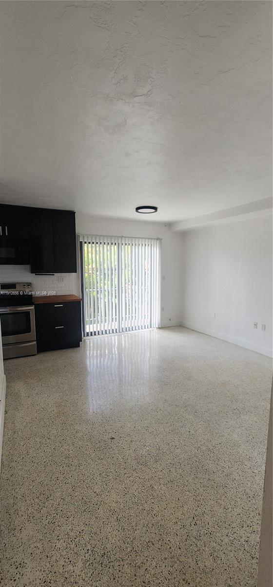 Foto del edificio - 1960 SW 27th Ave