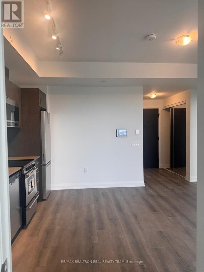 Building Photo - 412-412 Silver Maple Rd