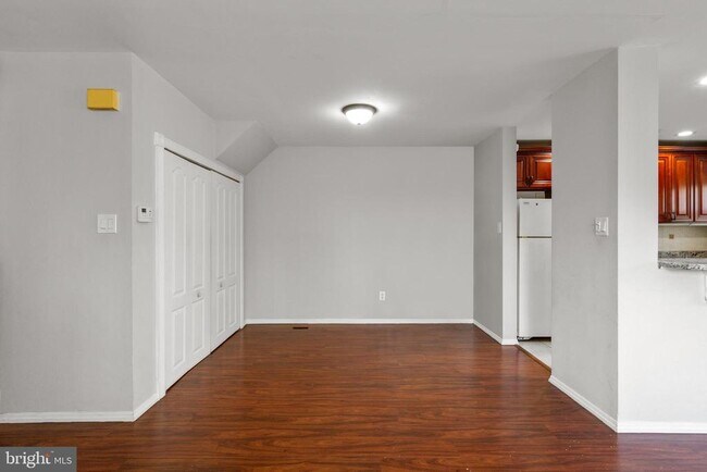 Foto del edificio - 9313 Neil Rd
