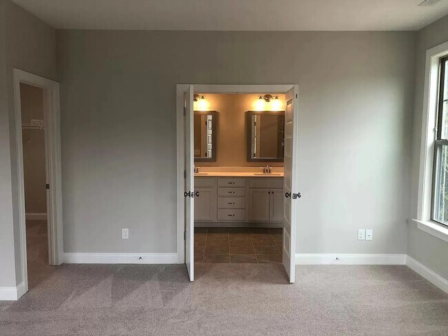 Building Photo - 913 Dalton Ridge Pl