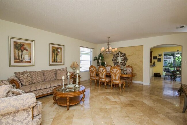 Foto del edificio - 6945 74th St Cir E