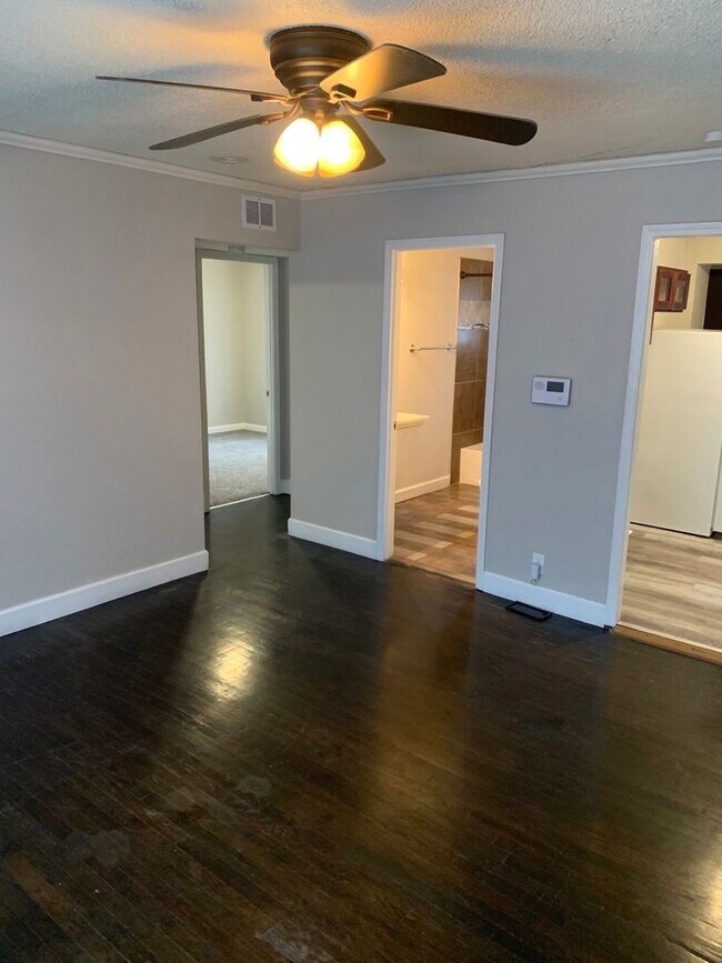 Foto del edificio - 1317 E 83rd Terrace, Kansas City, MO 64131