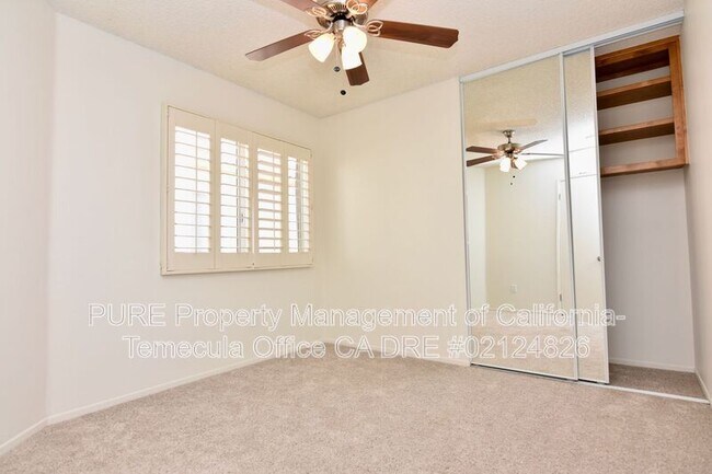 Foto del edificio - 28169 Orangegrove Ave
