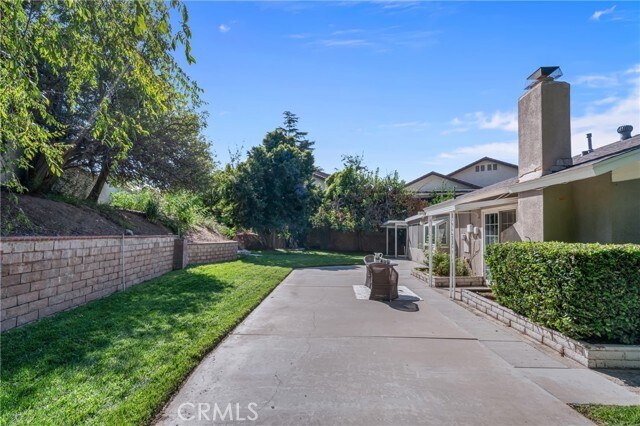 Building Photo - 5165 Pearblossom Dr