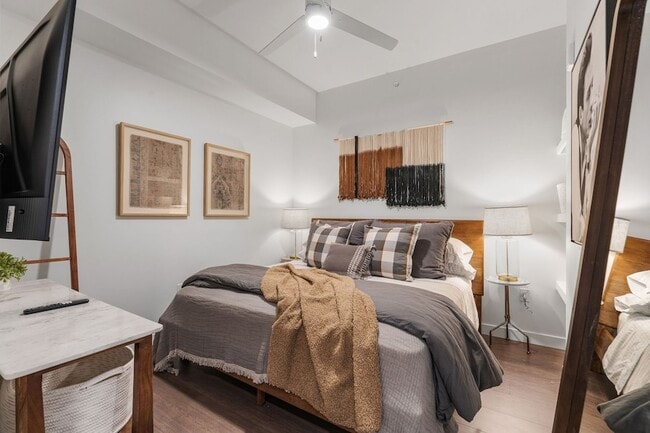 Building Photo - 1212 Demonbreun St