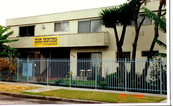 Primary Photo - 2718 S Cochran Ave