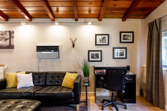 Foto del edificio - 6518 Yarmouth Ave