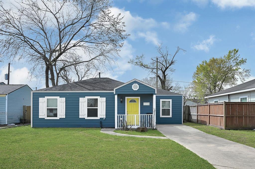 Foto principal - 7710 Erath St