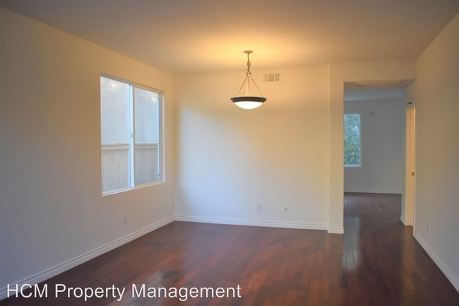 Building Photo - 4 br, 2.5 bath House - 15 Birchwood