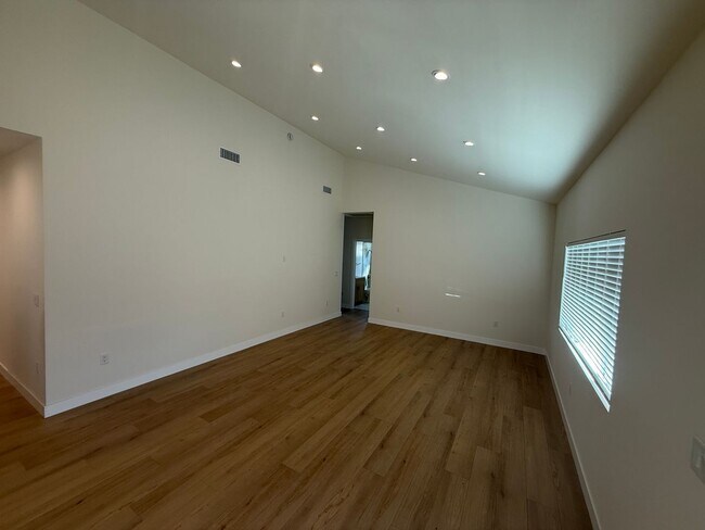 Foto del edificio - New Construction 3 Bedroom ADU for Rent in North Hollywood!