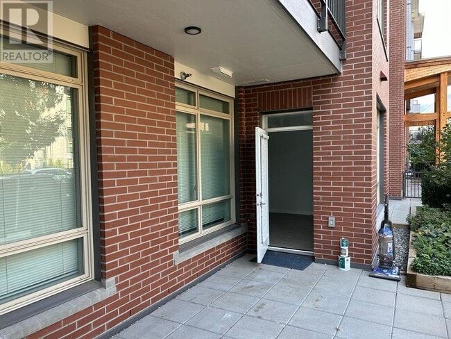 Building Photo - 2651 Library Ln