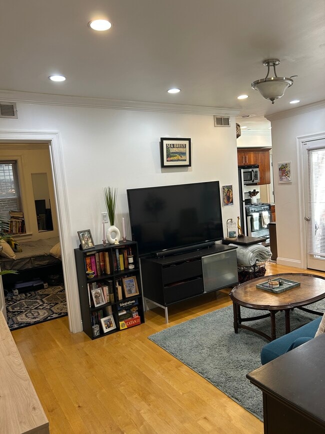 Building Photo - 10 Sheafe St