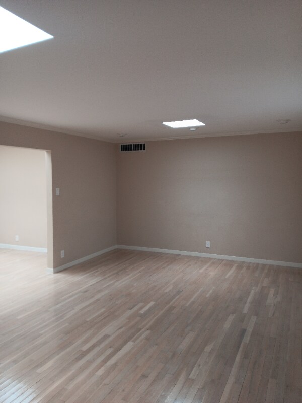 Building Photo - 309 Skyway Ln