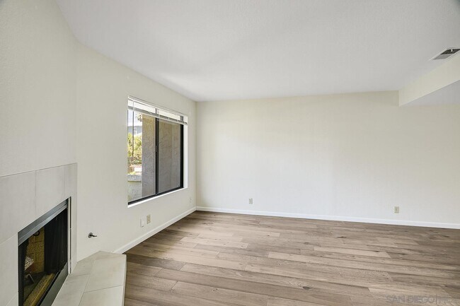 Foto del edificio - 1240 Thomas Ave