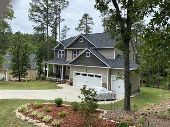 Building Photo - CAROLINA LAKES!!!