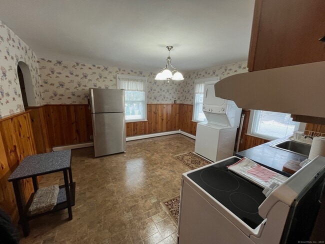 Building Photo - 18 Coe Ln