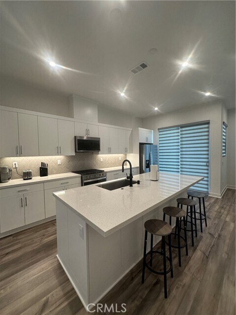 Building Photo - 1615 W Cara Dr