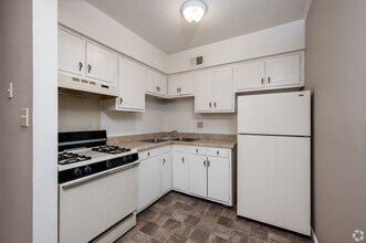 Building Photo - Woodland Springs