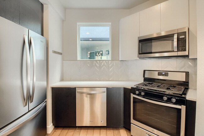 Foto del edificio - 3 Bedroom Townhome in Denver