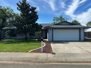 Building Photo - 205 Woodhill Dr