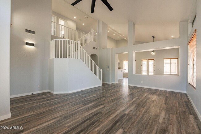 Building Photo - 3243 E Canyon Creek Dr
