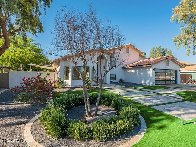 Foto del edificio - 4748 E Redfield Rd