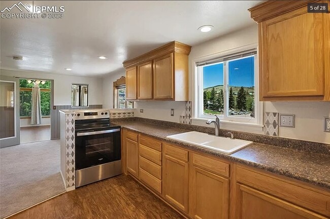 Cocina - 206 W Carr Ave