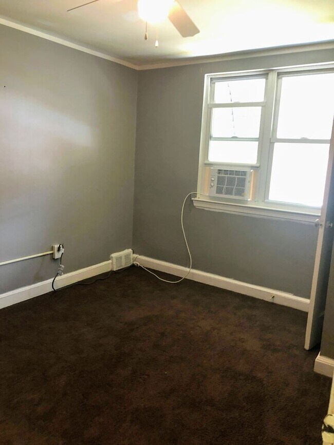 Building Photo - Beautiful Two Bedroom Home in Norristown's...