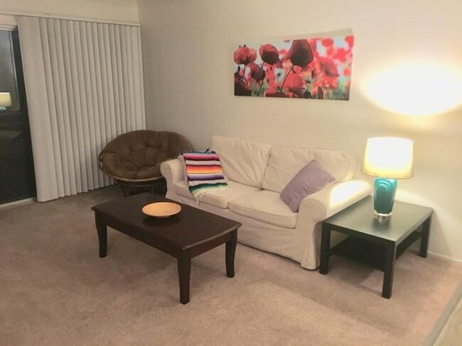 Building Photo - 1 bedroom in San Diego CA 92109