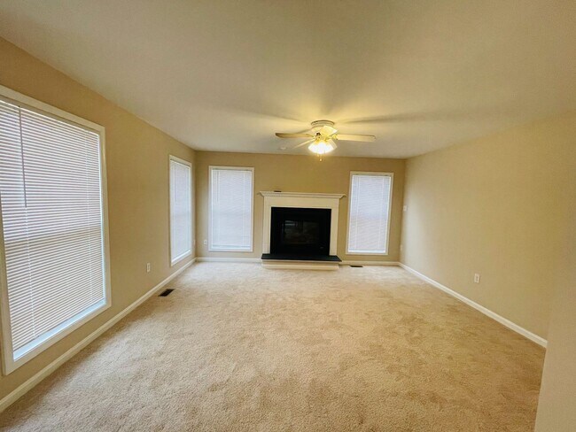 Foto del edificio - STAFFORD HOME - LARGE 5 BEDROOMS!