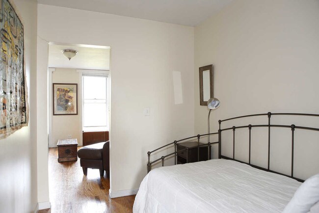 Building Photo - 451 Putnam Ave