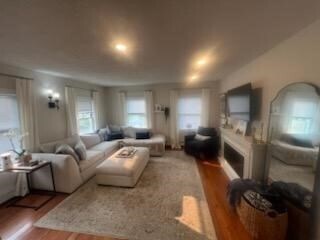 Primary Photo - 2 Fitch Ct