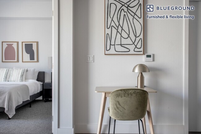 Foto del edificio - 3838 Dunn Dr