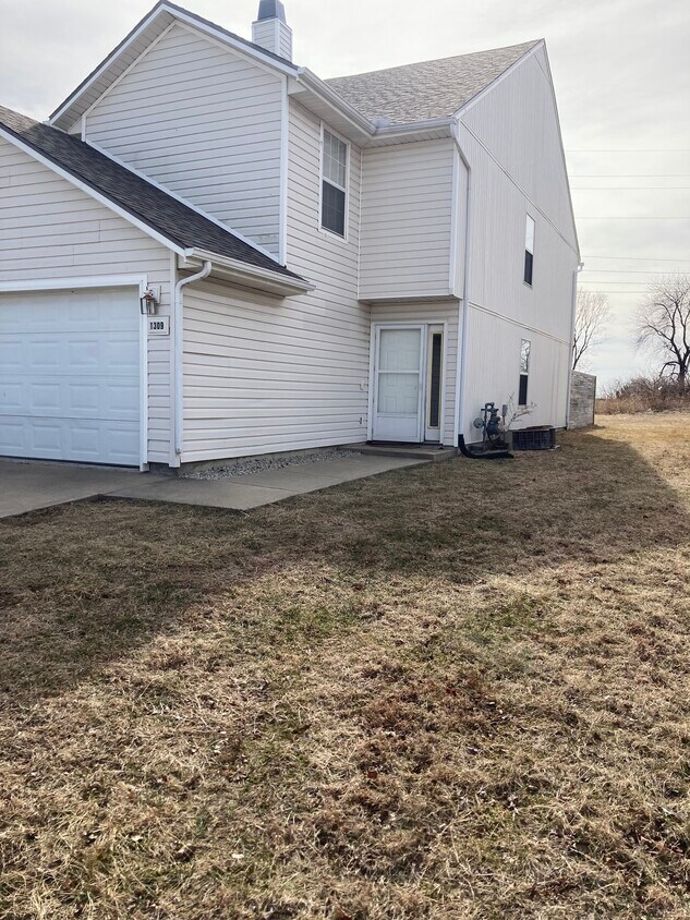 1309 Toulouse St, Belton, MO 64012 Townhome Rentals in Belton MO